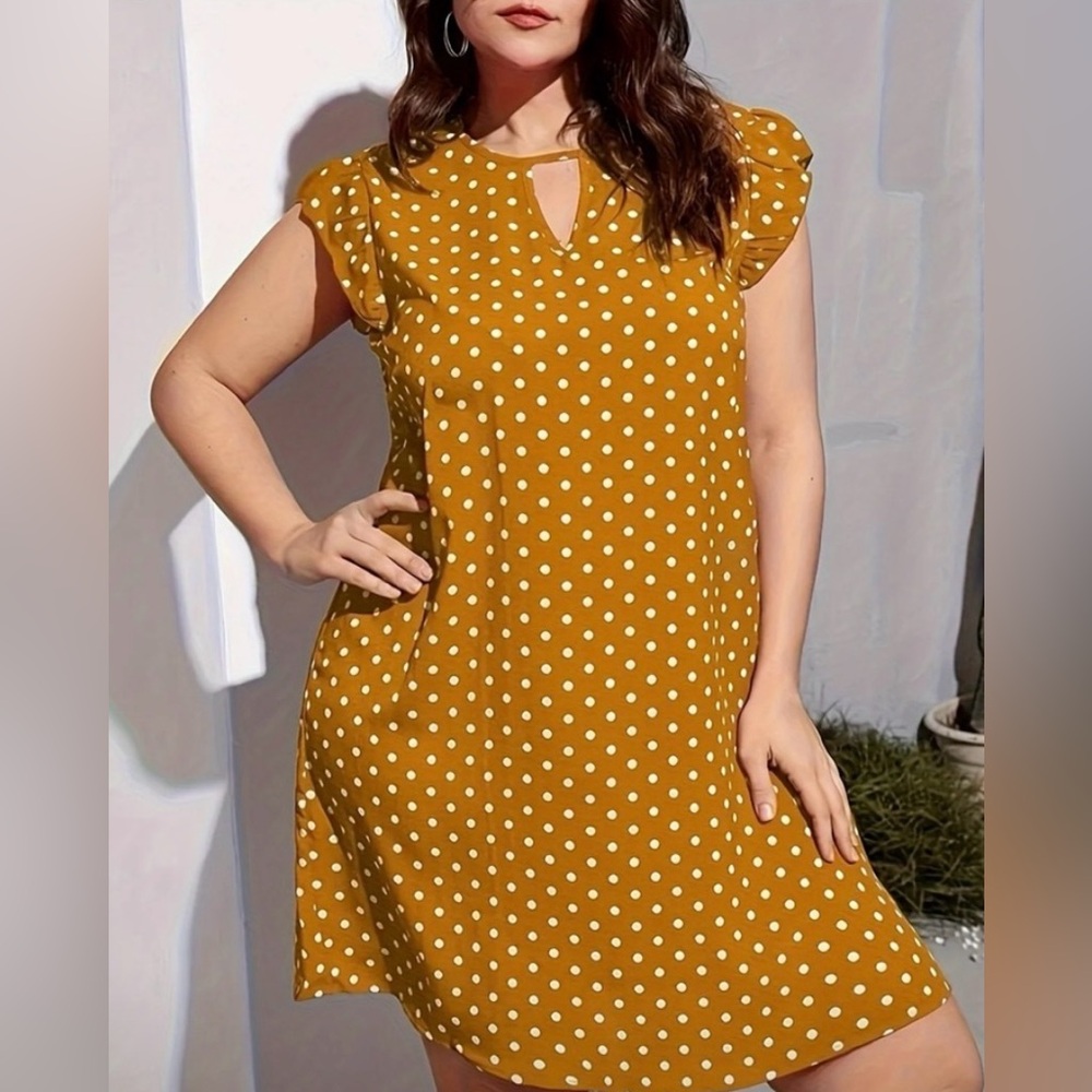 NWOT Polka Dot Keyhole Flutter Sleeve Dress marked 3x but more like 1x 2x